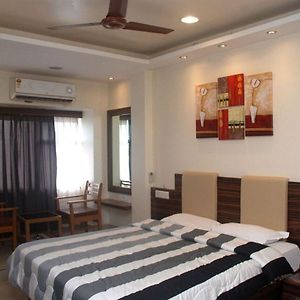 Hotel Bandra Residency